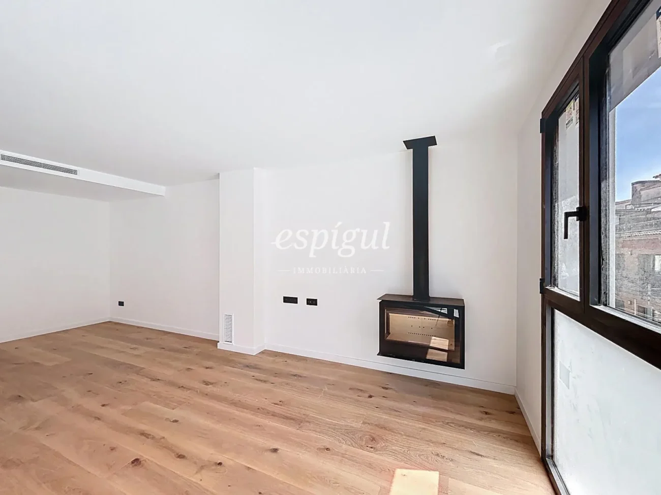 Casa de obra nueva en el centro de Arenys de Munt con terraza, ascensor y acabados premium