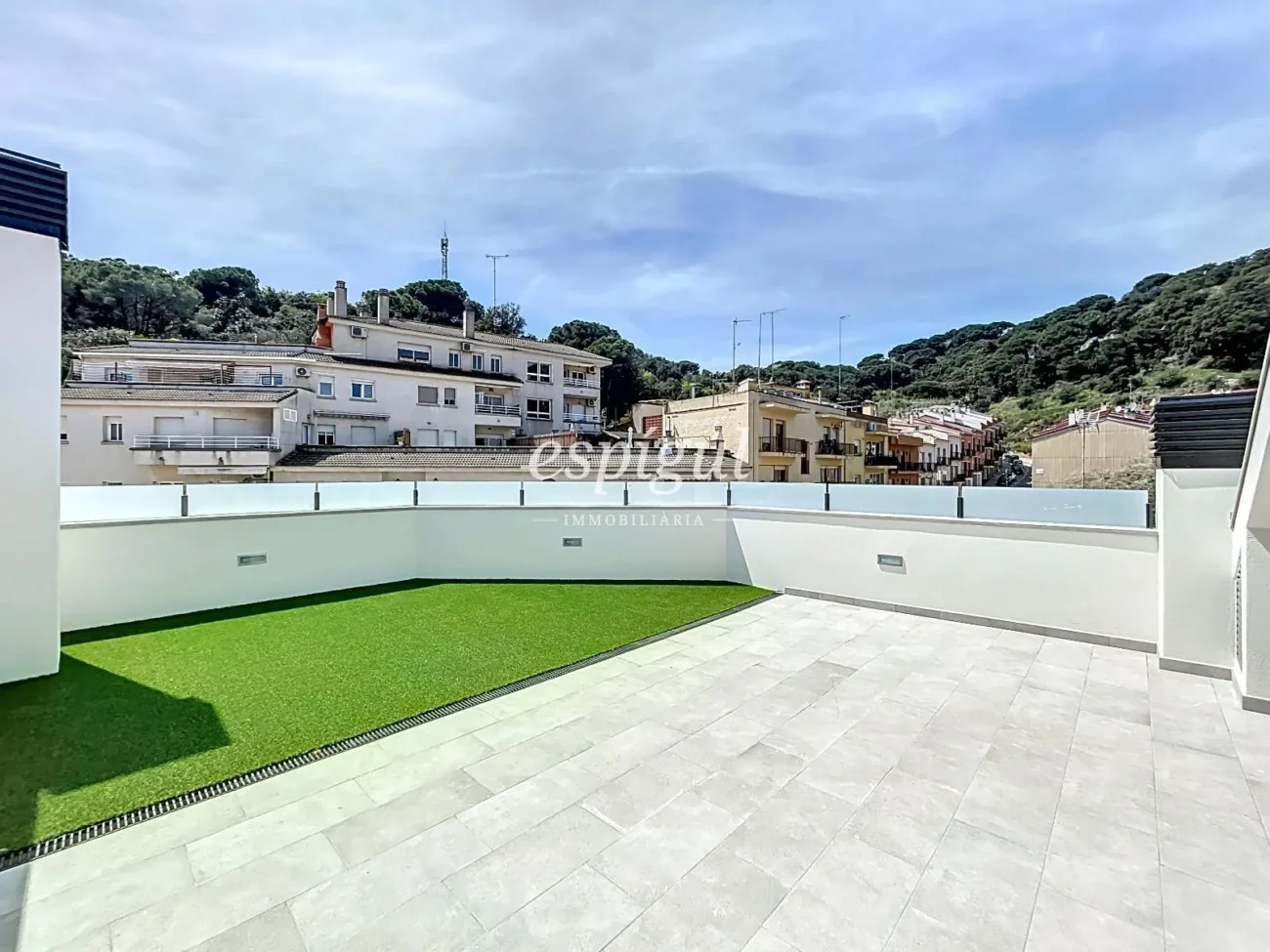 Casa de obra nueva en el centro de Arenys de Munt con terraza, ascensor y acabados premium