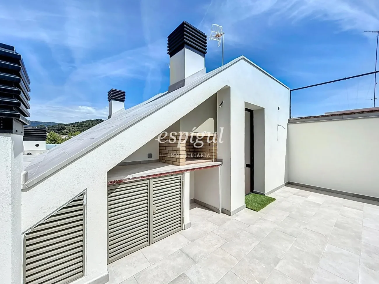 Casa de obra nueva en el centro de Arenys de Munt con terraza, ascensor y acabados premium