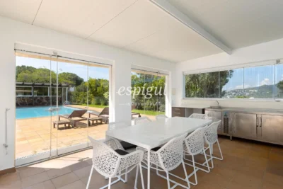 Mediterranean charm, privacy and views in Alella Parc