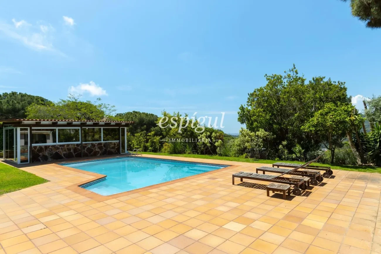 Mediterranean charm, privacy and views in Alella Parc