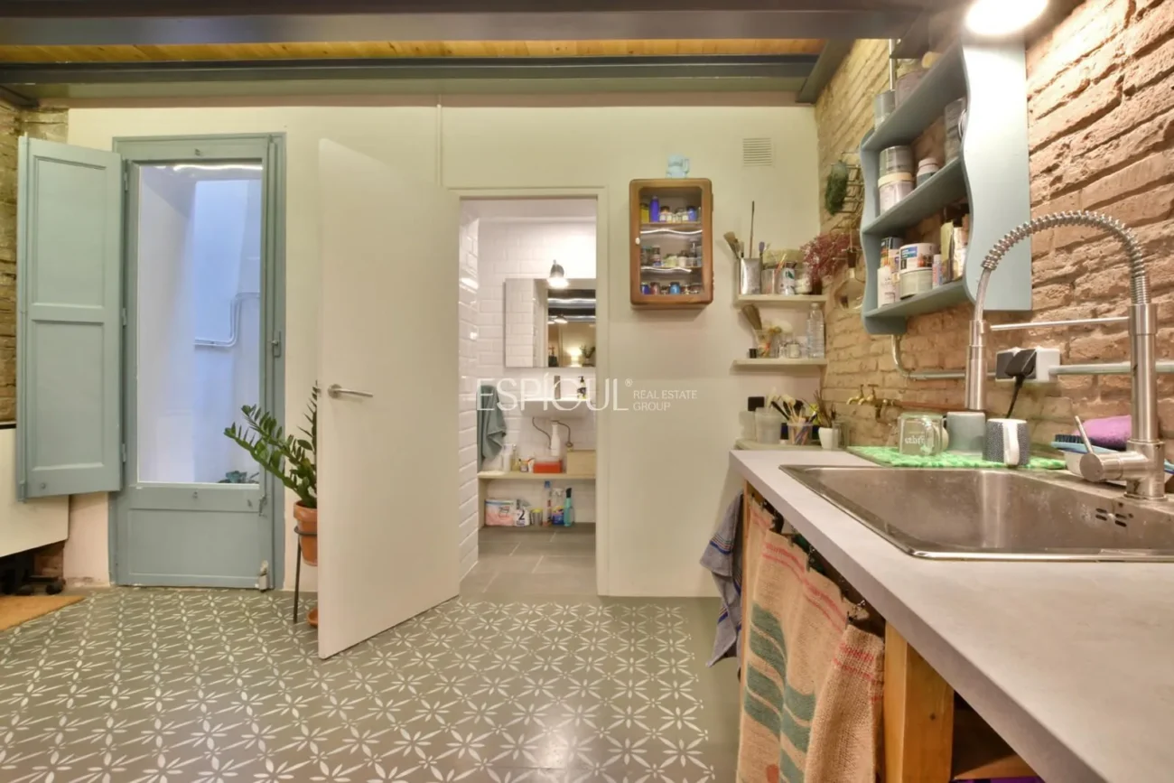 Estudio con identidad propia en calle Muntaner