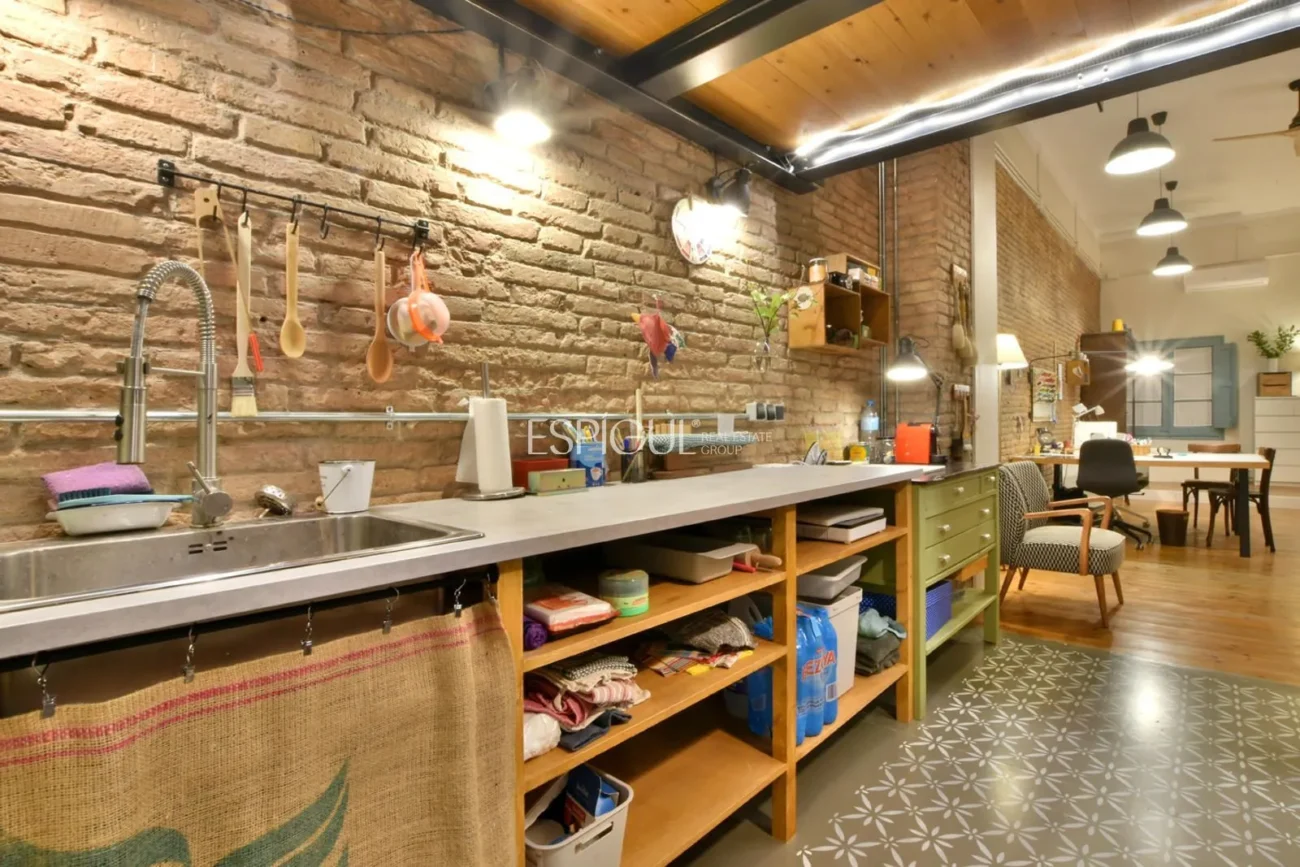 Estudio con identidad propia en calle Muntaner