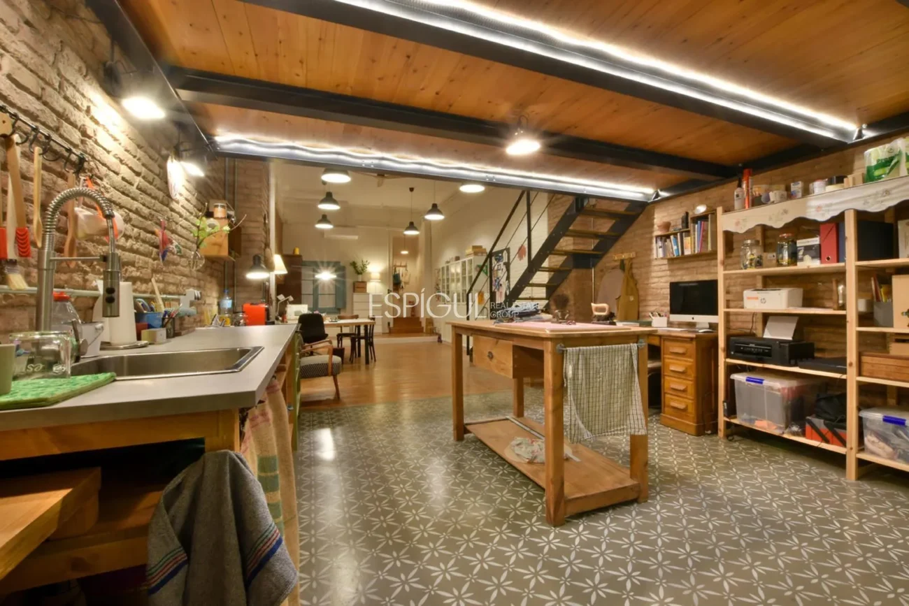 Estudio con identidad propia en calle Muntaner