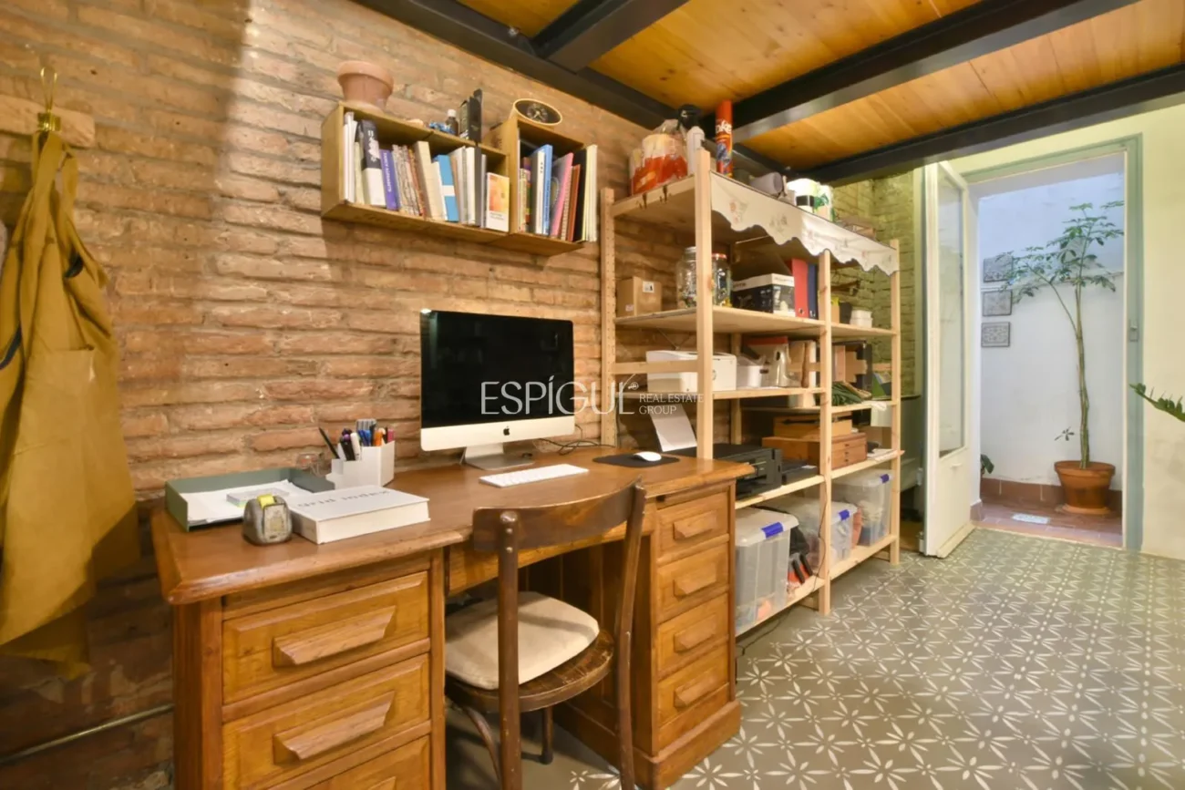 Estudio con identidad propia en calle Muntaner