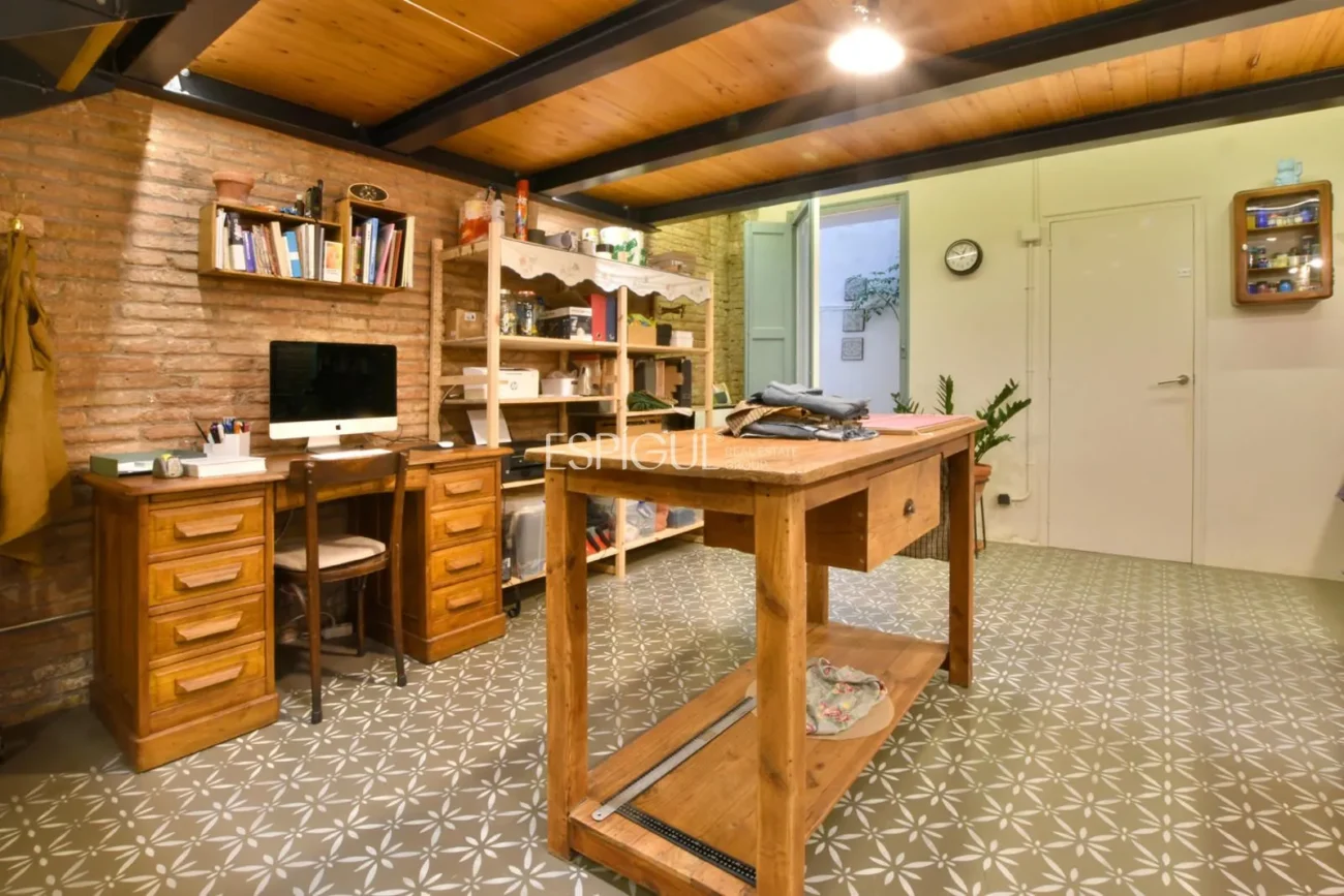 Estudio con identidad propia en calle Muntaner