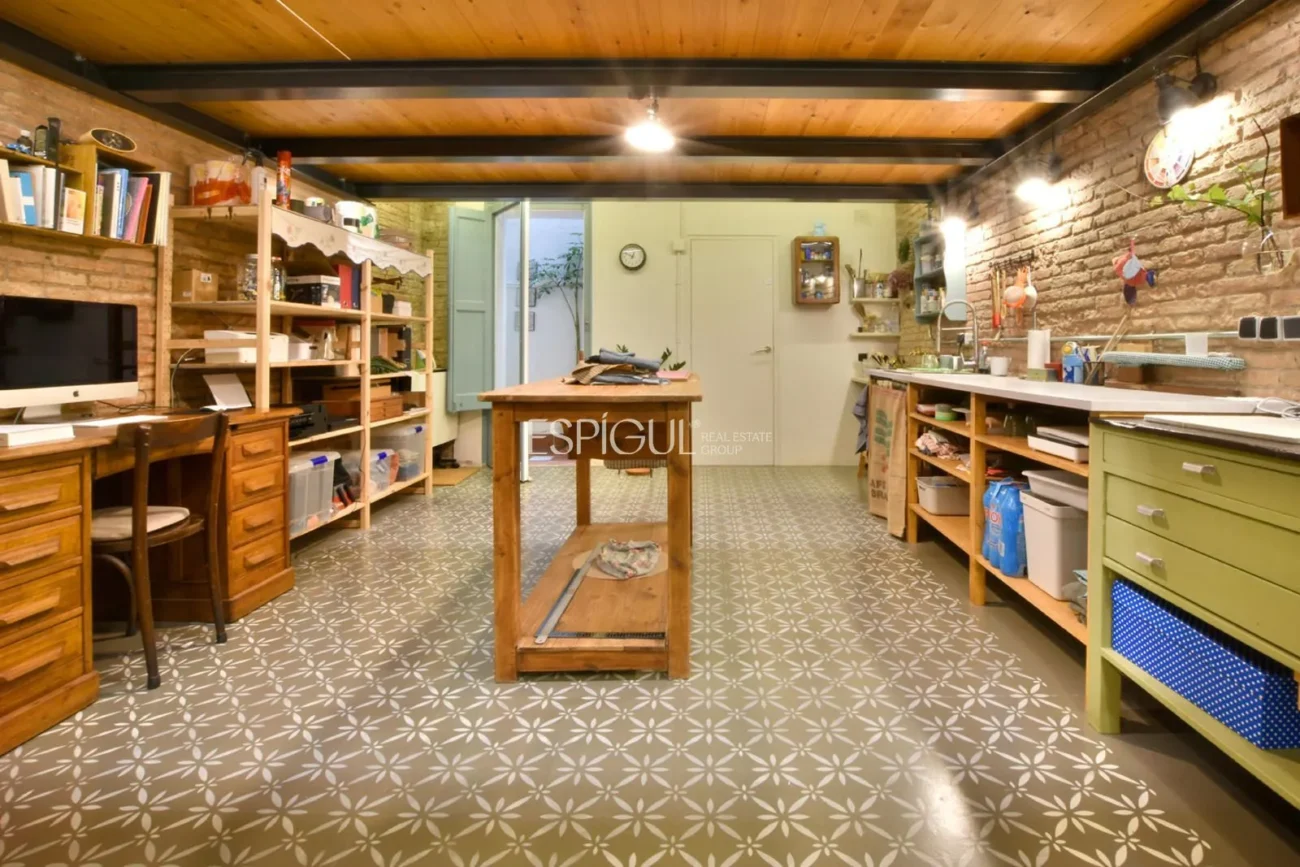 Estudio con identidad propia en calle Muntaner