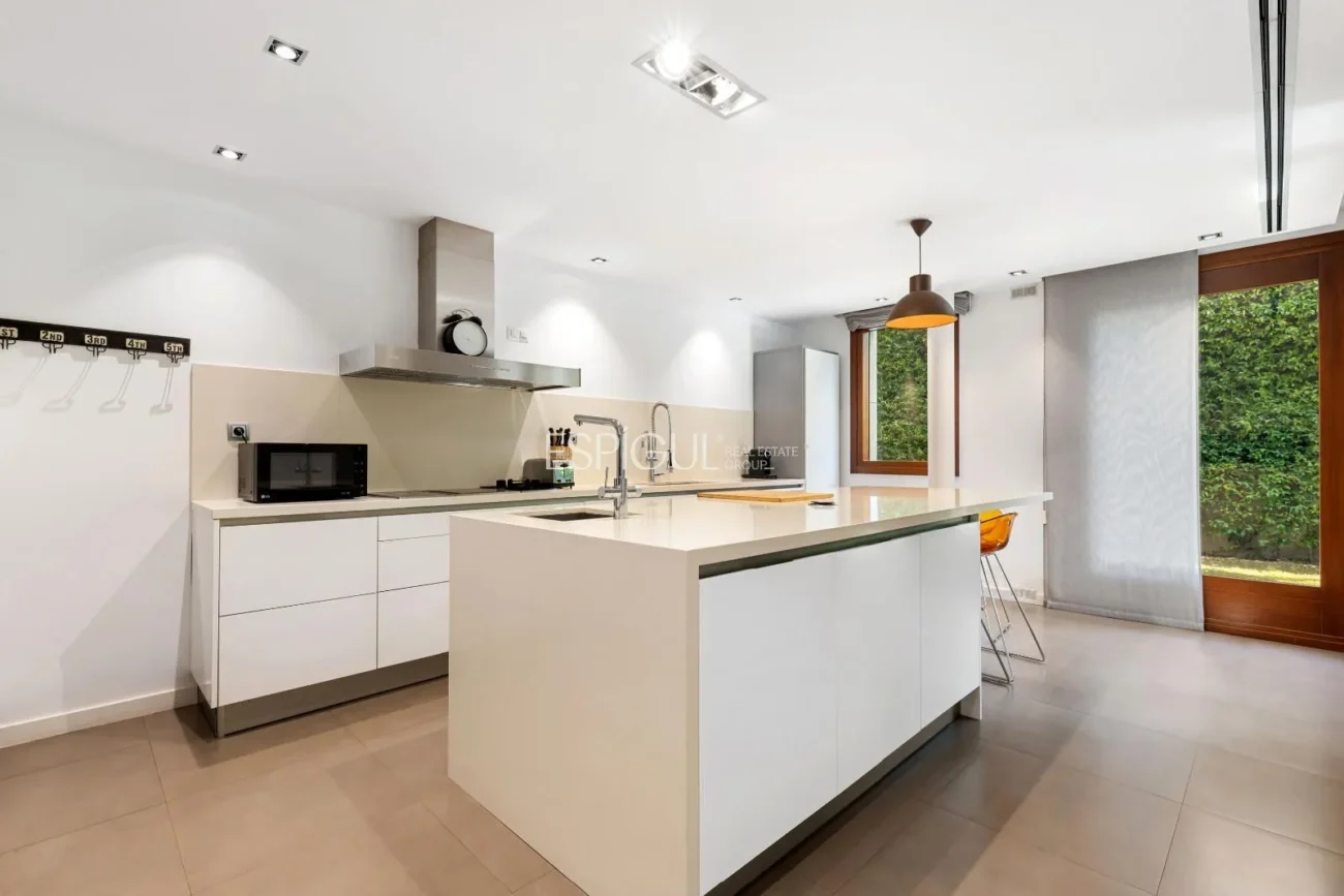 Exclusiva casa de diseño en venta en el golf de Sant Cugat