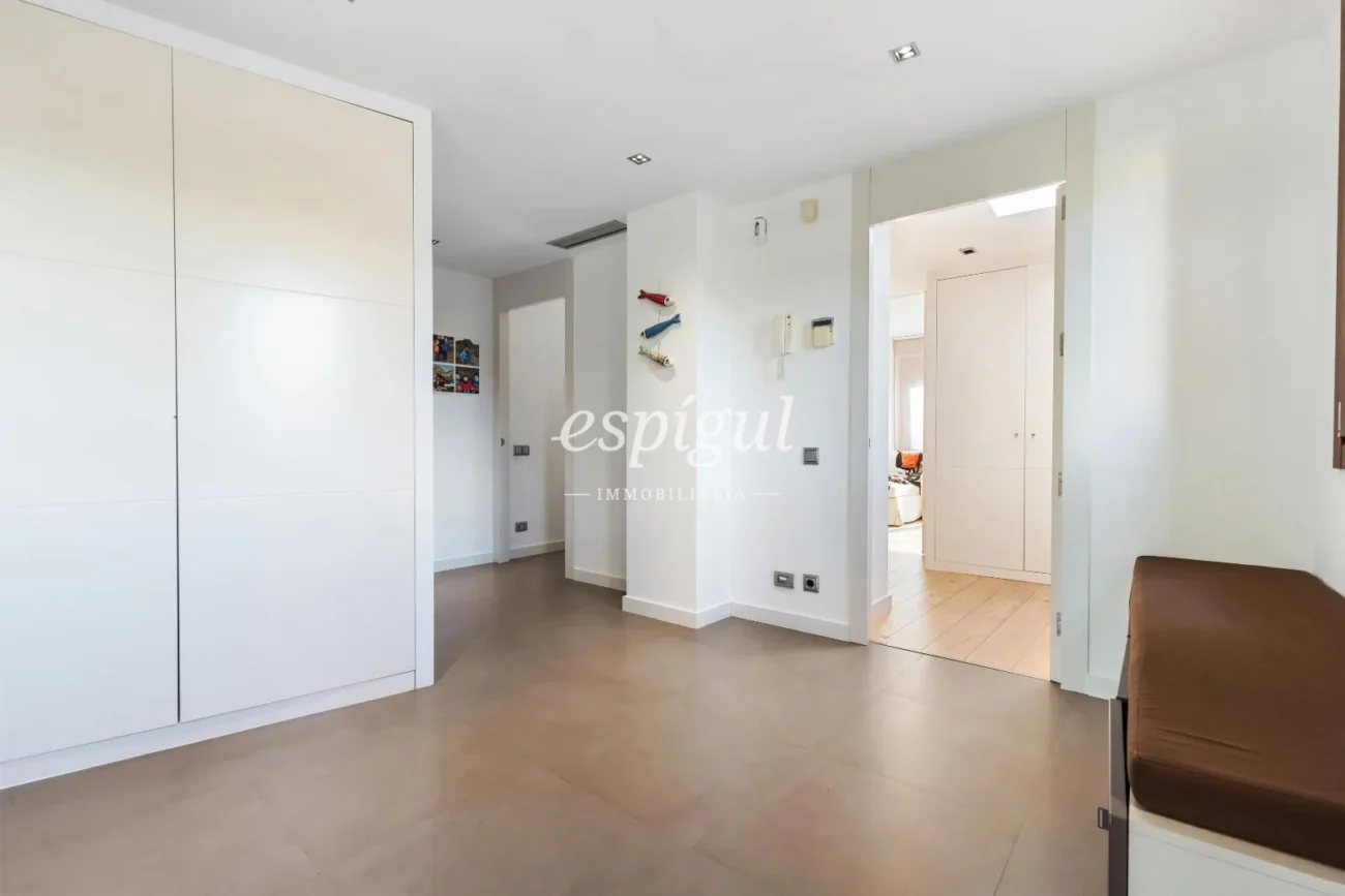 Exclusiva casa de disseny en venda en el golf de Sant Cugat