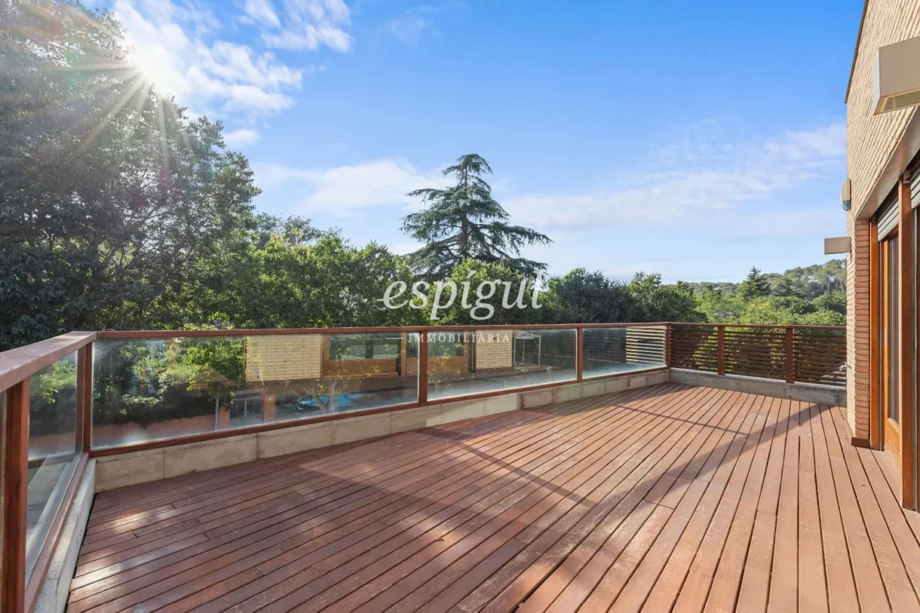 Exclusiva casa de disseny en venda en el golf de Sant Cugat