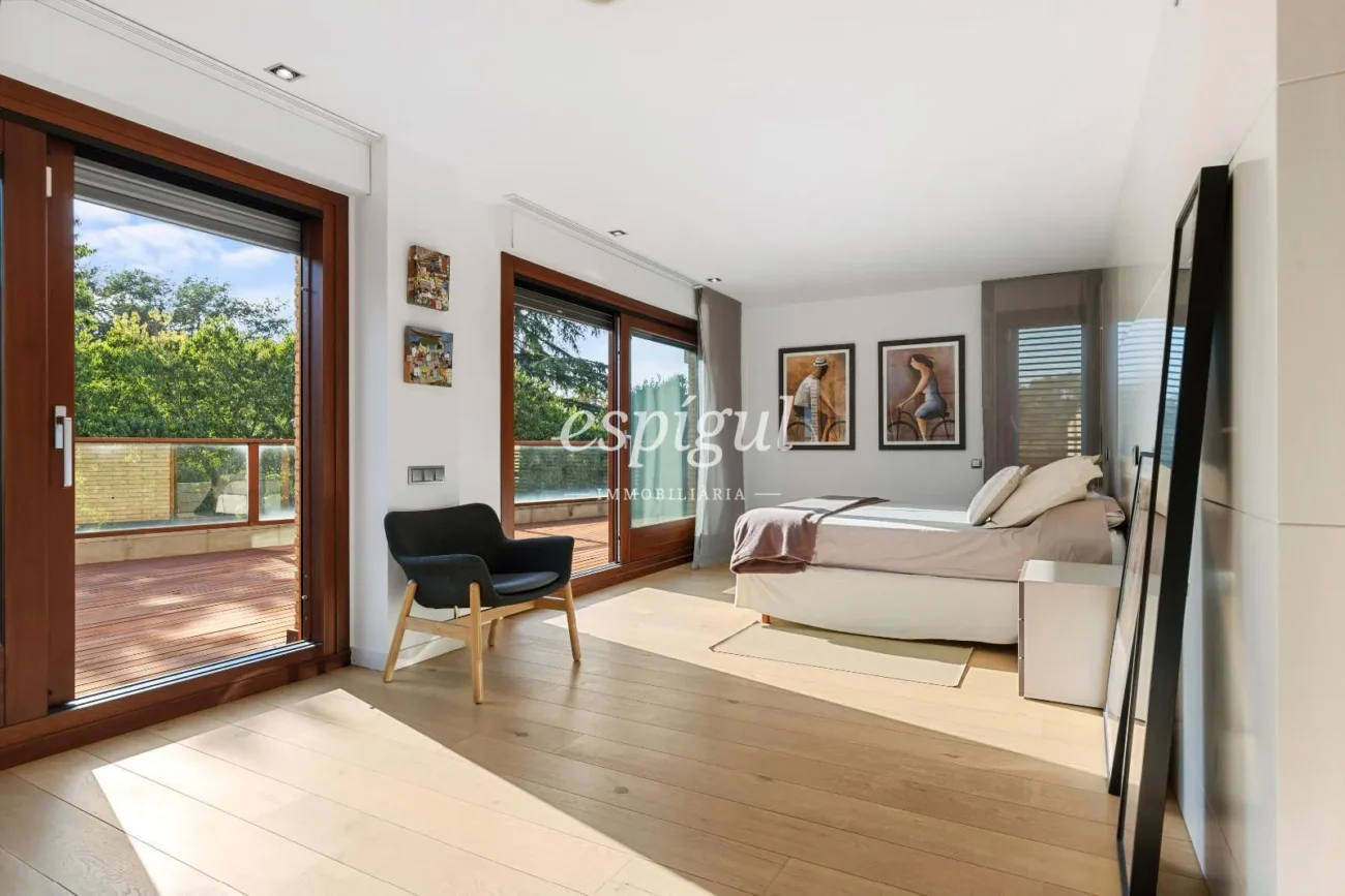 Exclusiva casa de disseny en venda en el golf de Sant Cugat