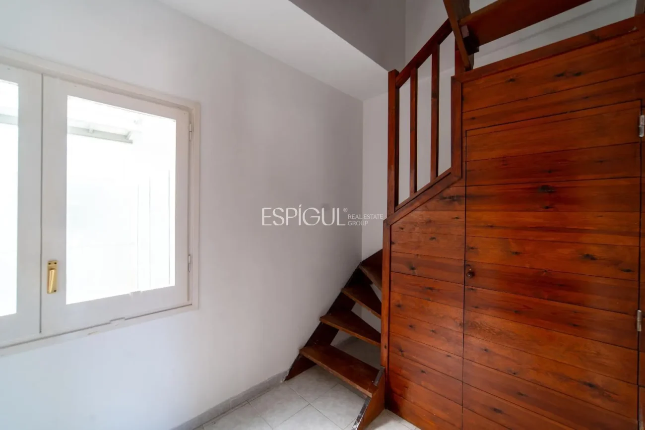 Триплекс в самом центре Паламоса