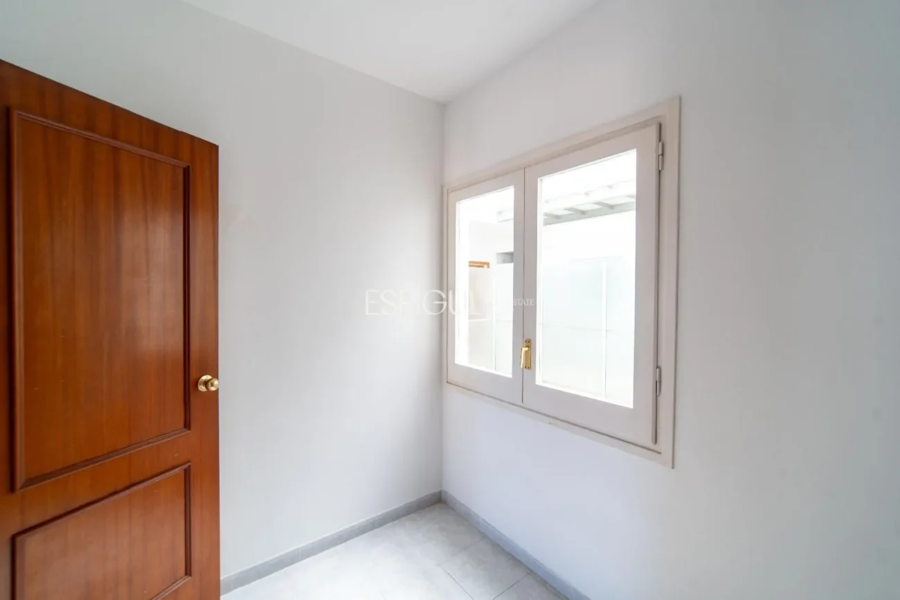 Триплекс в самом центре Паламоса