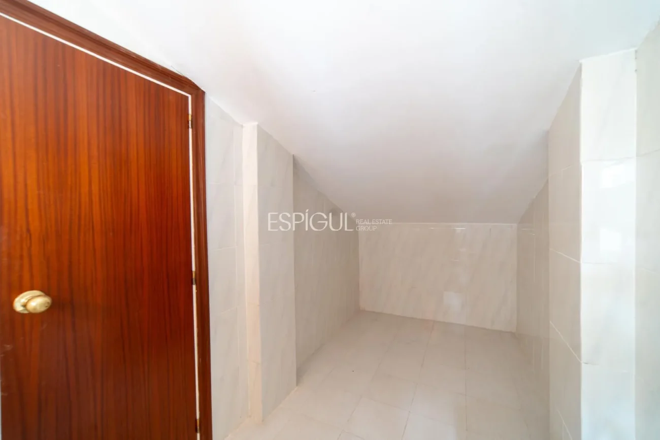 Триплекс в самом центре Паламоса