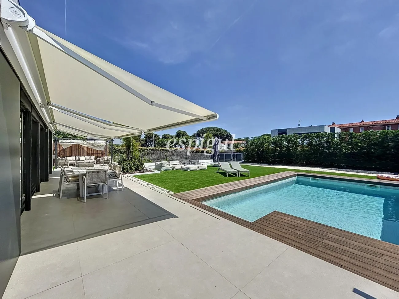 Villa exclusive avec piscine, jardin et finitions de luxe authentiques