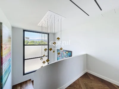 Villa exclusive avec piscine, jardin et finitions de luxe authentiques