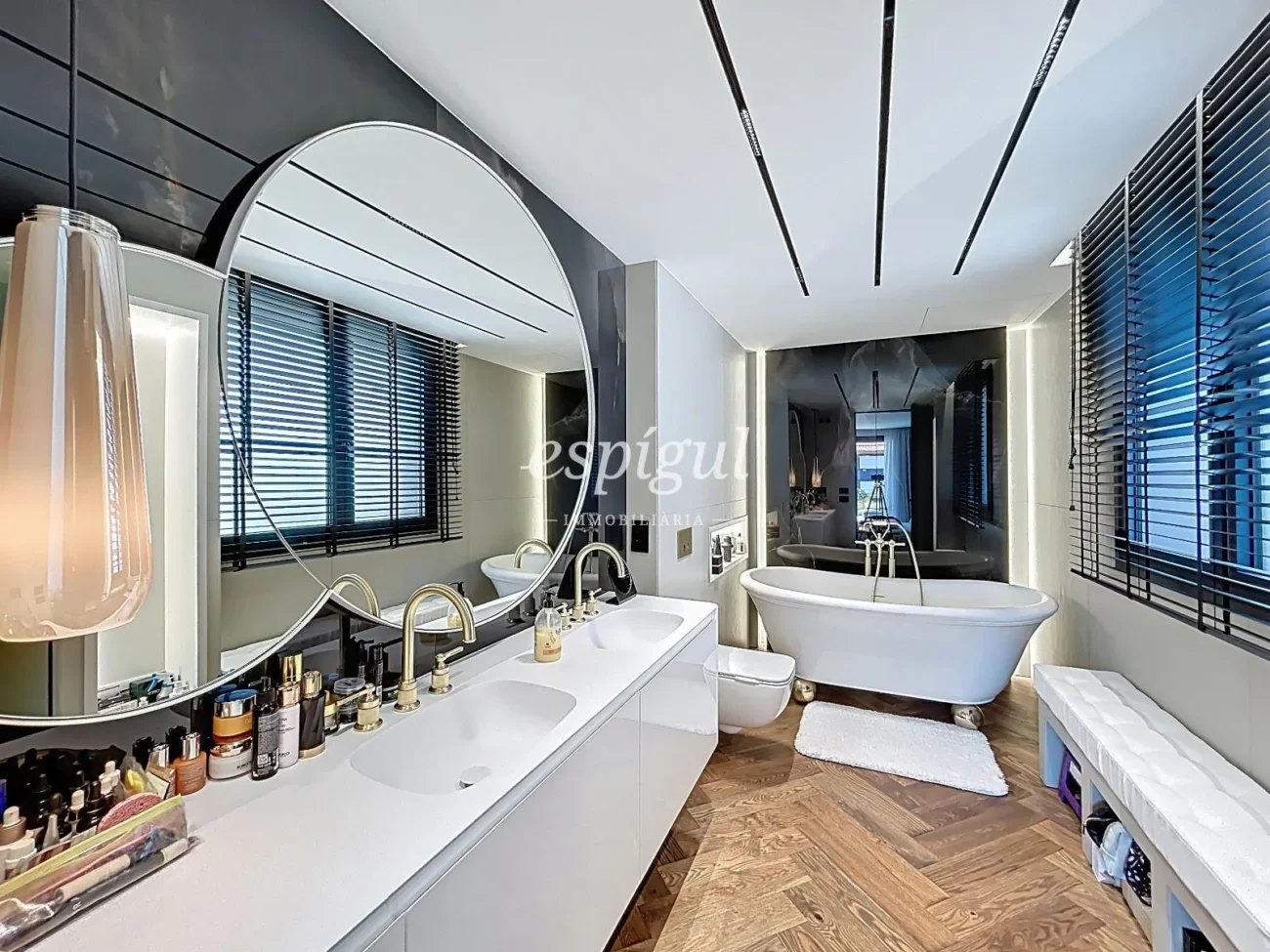 Villa exclusive avec piscine, jardin et finitions de luxe authentiques