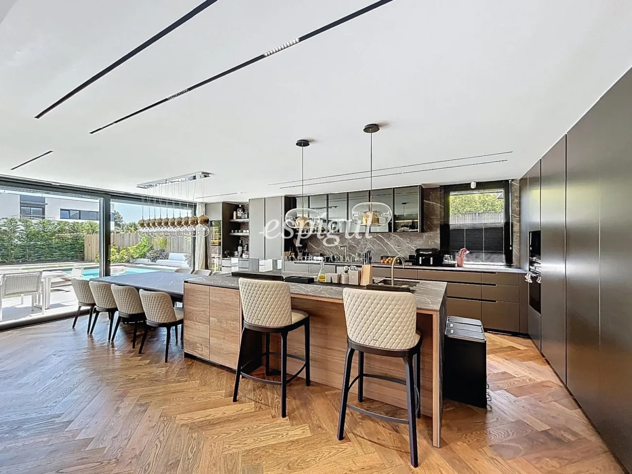 Villa exclusive avec piscine, jardin et finitions de luxe authentiques