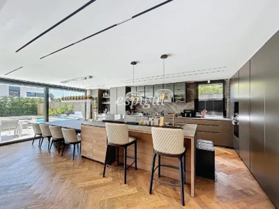 Villa exclusive avec piscine, jardin et finitions de luxe authentiques