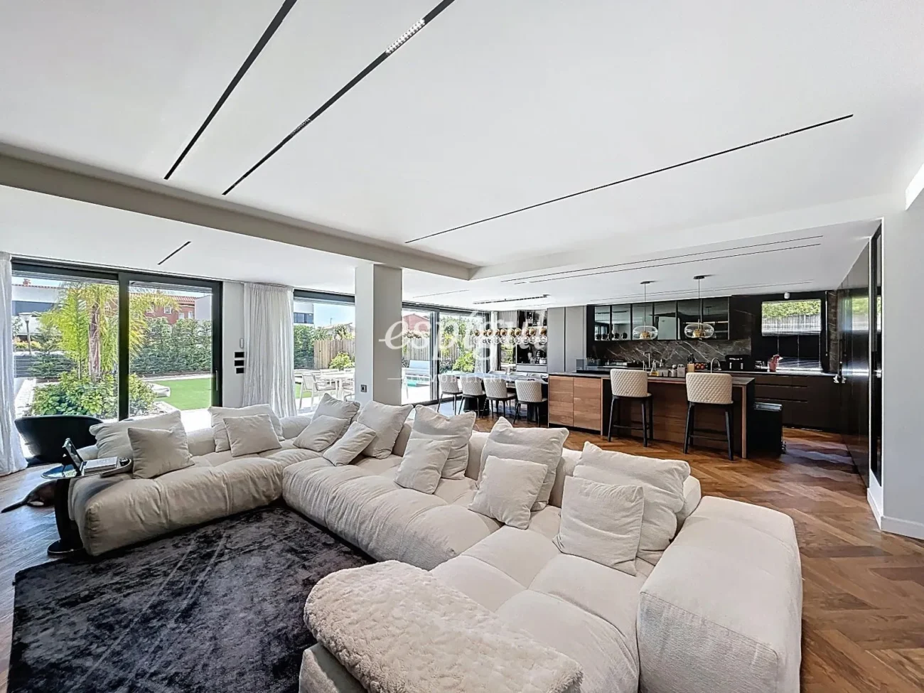 Villa exclusive avec piscine, jardin et finitions de luxe authentiques