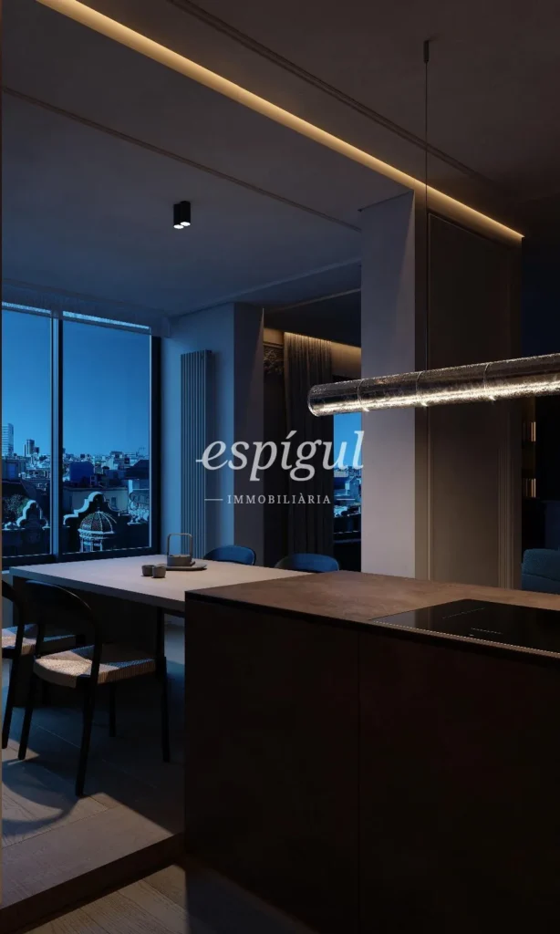 Penthouse for sale with terrace on Muntaner Street, Barcelona