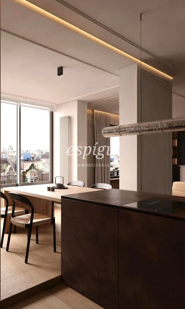 Penthouse for sale with terrace on Muntaner Street, Barcelona