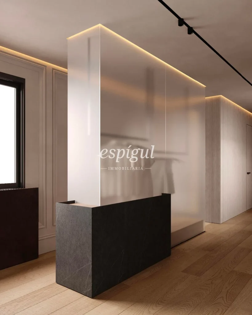Penthouse for sale with terrace on Muntaner Street, Barcelona