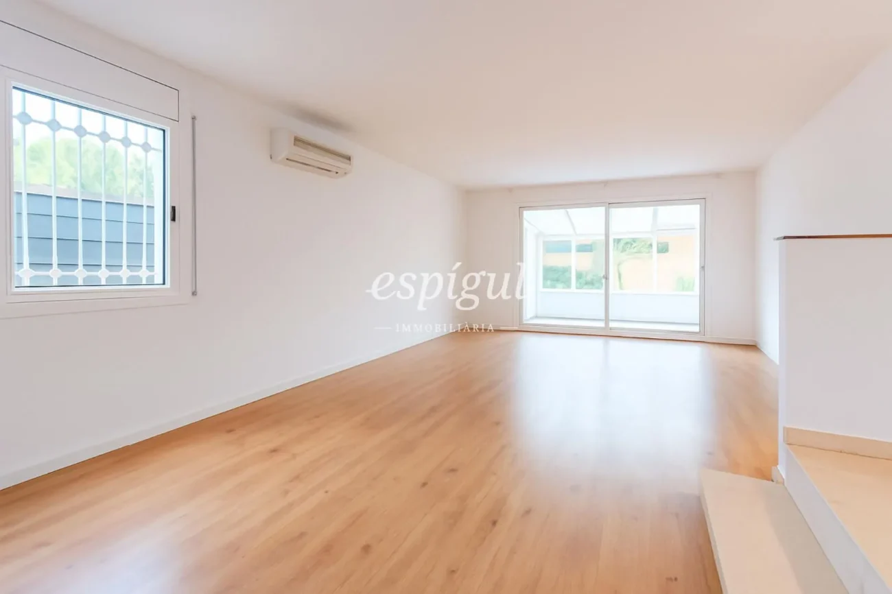 Casa aparellada en venda en l’Arxiu