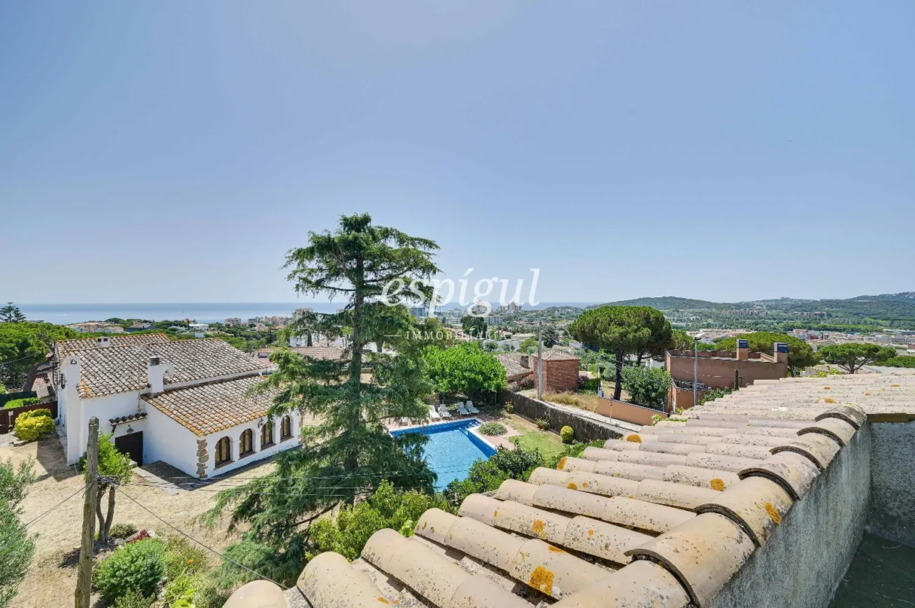 Encantadora casa rústica con vistas al mar en Platja d’Aro