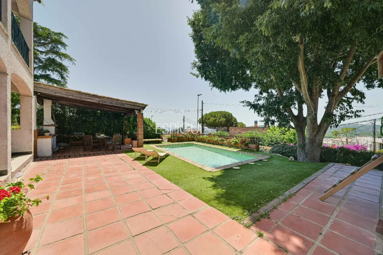 Charming Rustic House with Sea Views in Platja d’Aro