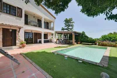 Encantadora casa rústica con vistas al mar en Platja d’Aro
