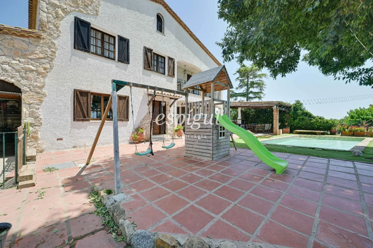 Encantadora casa rústica con vistas al mar en Platja d’Aro