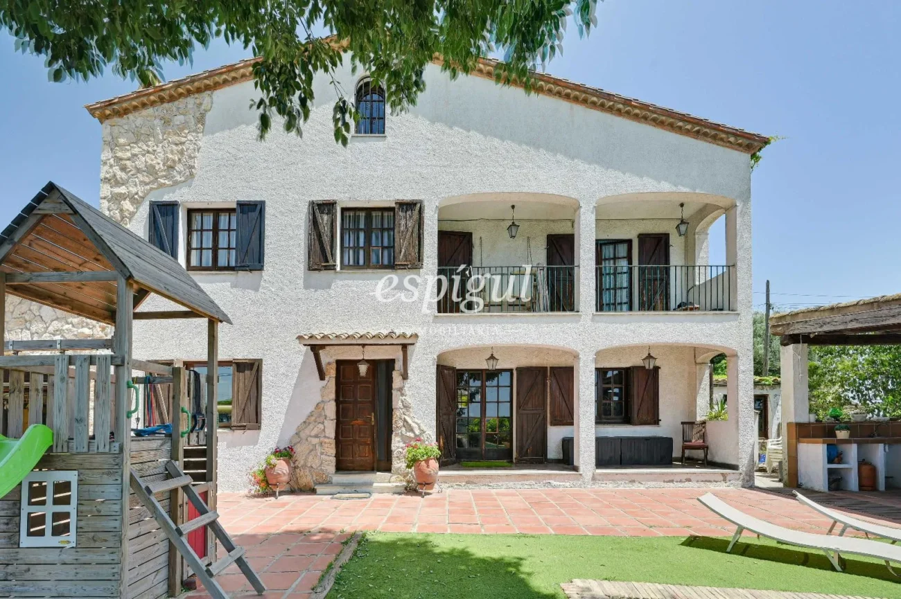Encantadora casa rústica con vistas al mar en Platja d’Aro