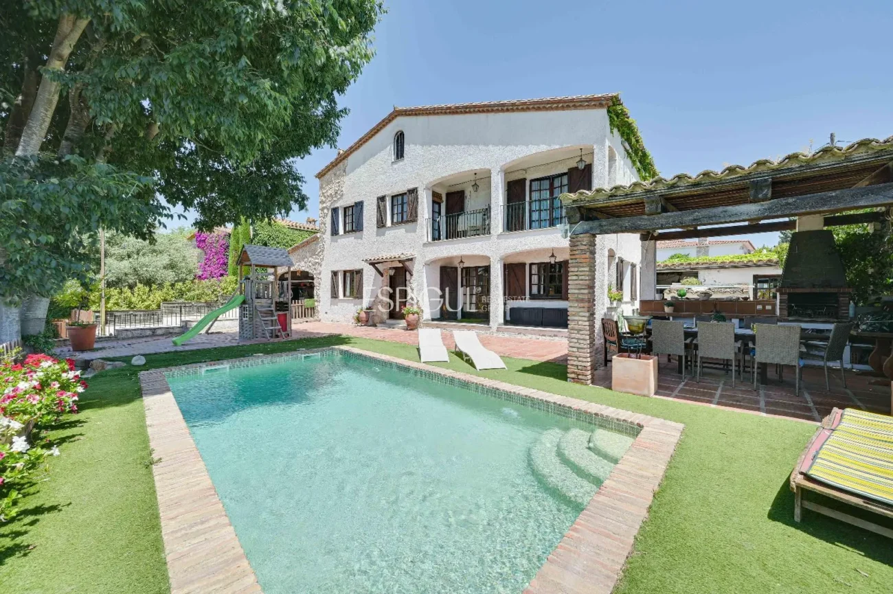 Encantadora casa rústica con vistas al mar en Platja d’Aro