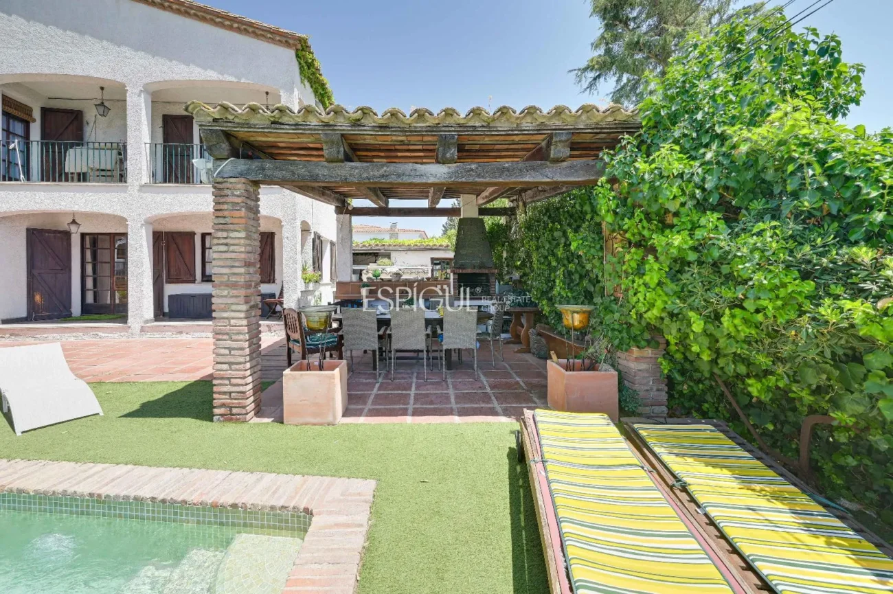 Charming Rustic House with Sea Views in Platja d’Aro