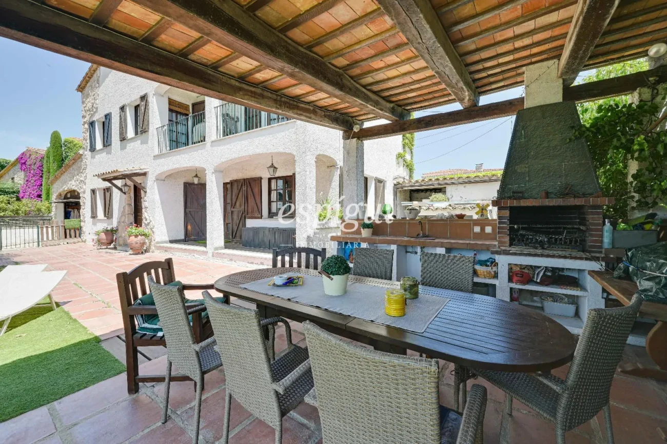 Encantadora casa rústica con vistas al mar en Platja d’Aro