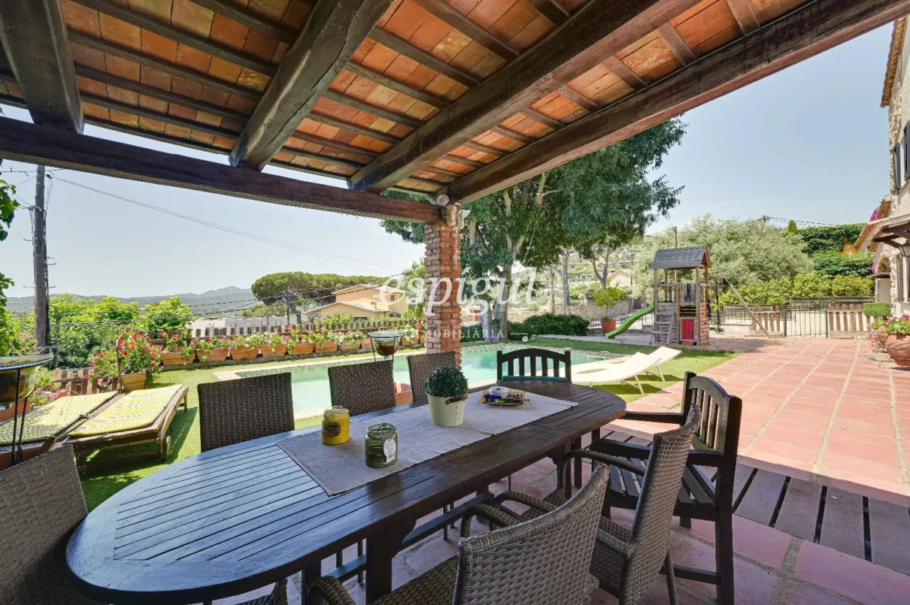 Encantadora casa rústica con vistas al mar en Platja d’Aro