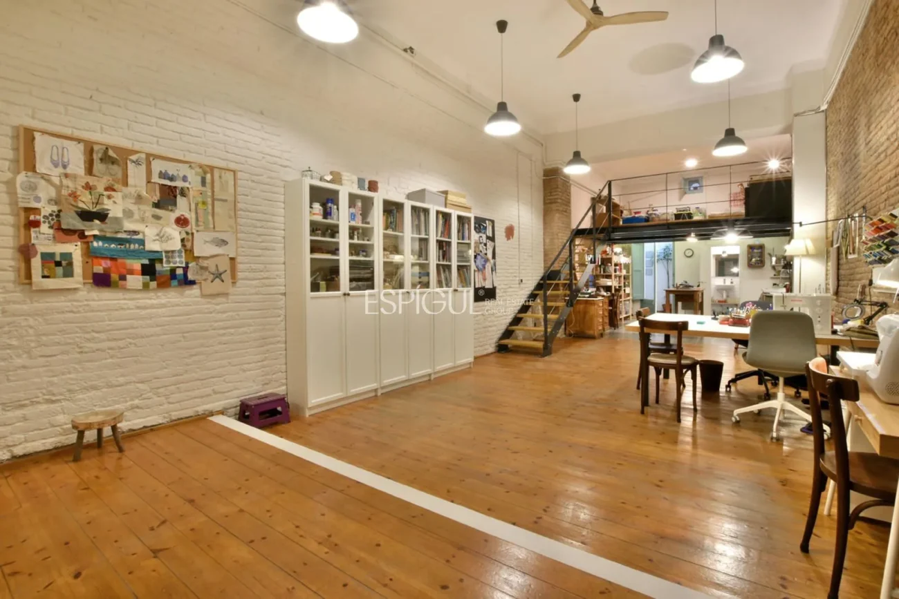 Estudio con identidad propia en calle Muntaner