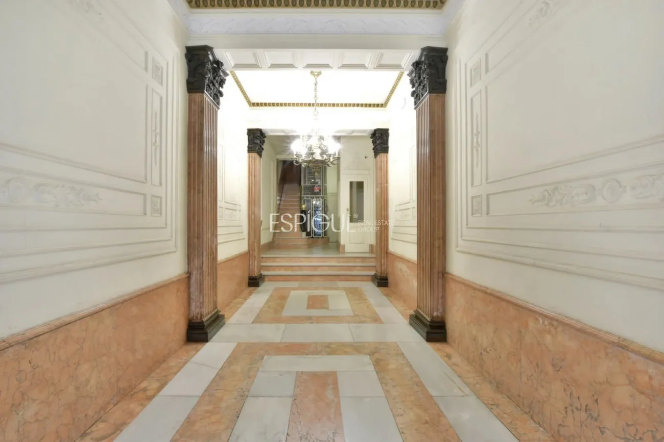 Estudio con identidad propia en calle Muntaner