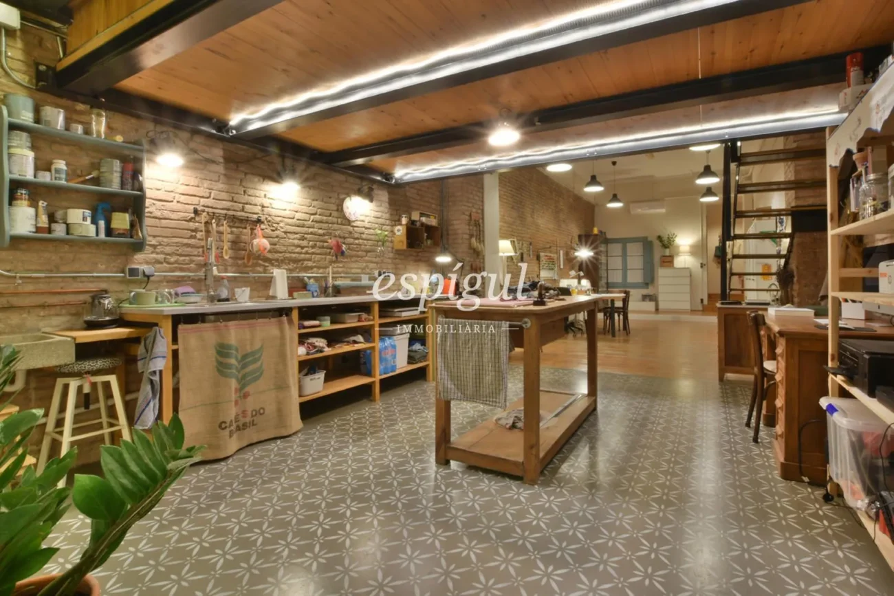 Estudio con identidad propia en calle Muntaner