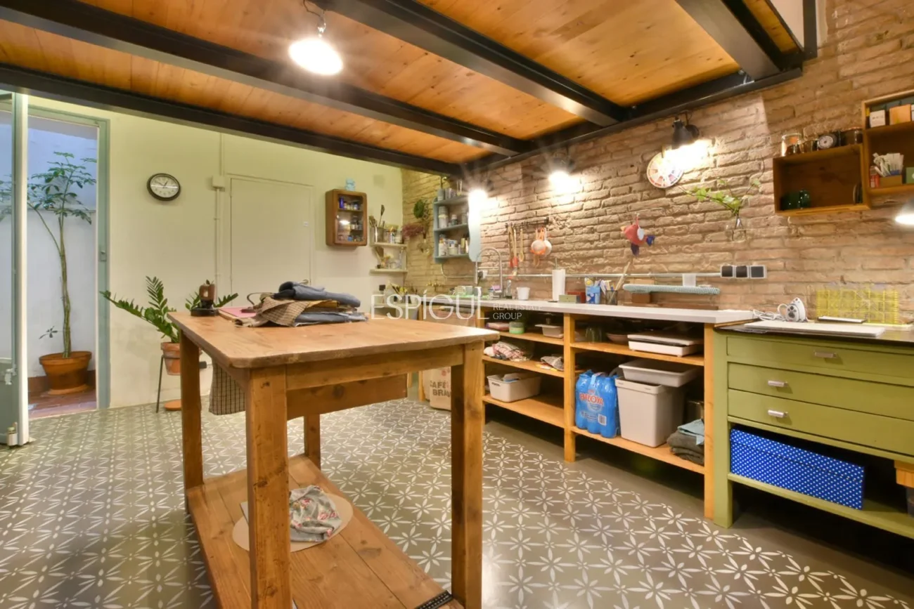 Estudio con identidad propia en calle Muntaner