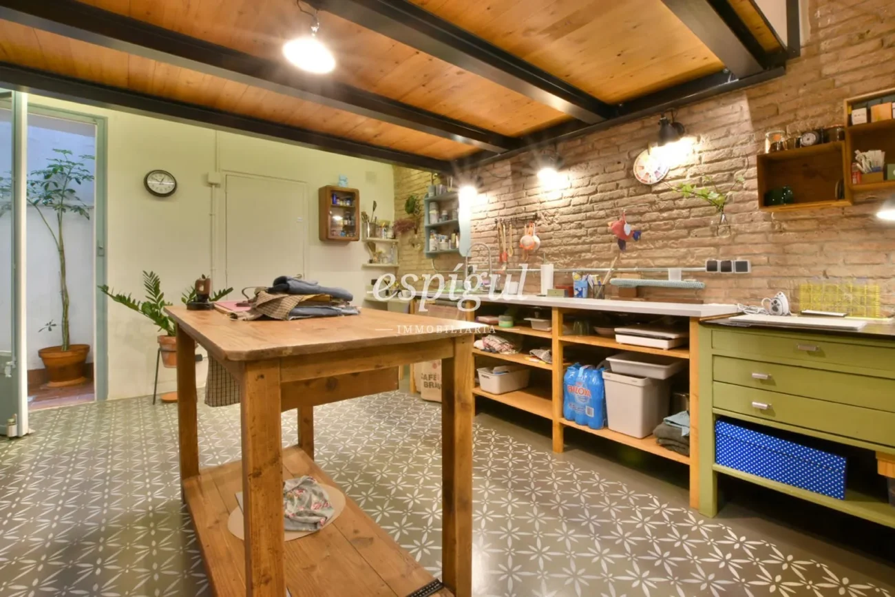 Estudio con identidad propia en calle Muntaner