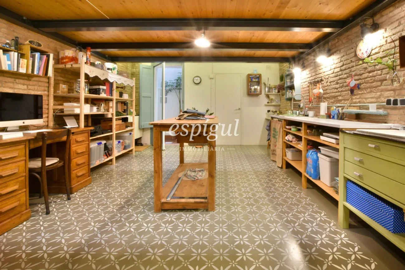Estudio con identidad propia en calle Muntaner