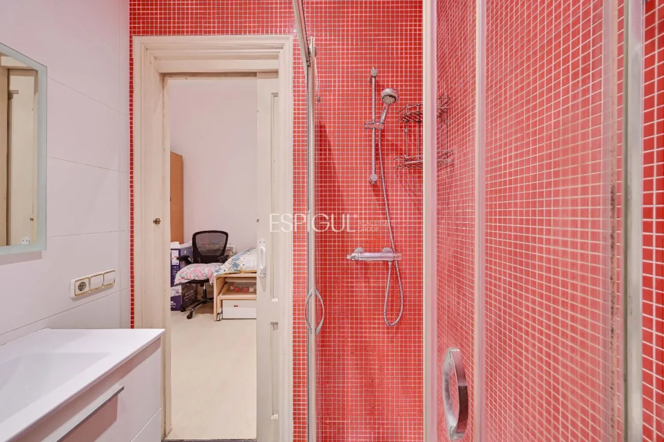 Exclusivo piso con jardín privado en el Barri Vell de Girona