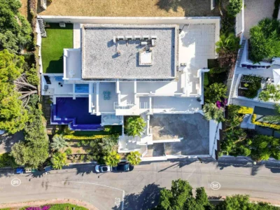 Impressionant casa amb dues piscines, cinema, gimnàs i vistes a Alella