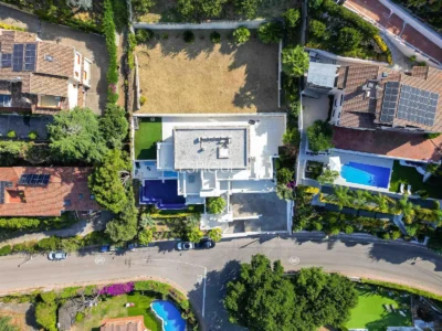 Impressionant casa amb dues piscines, cinema, gimnàs i vistes a Alella