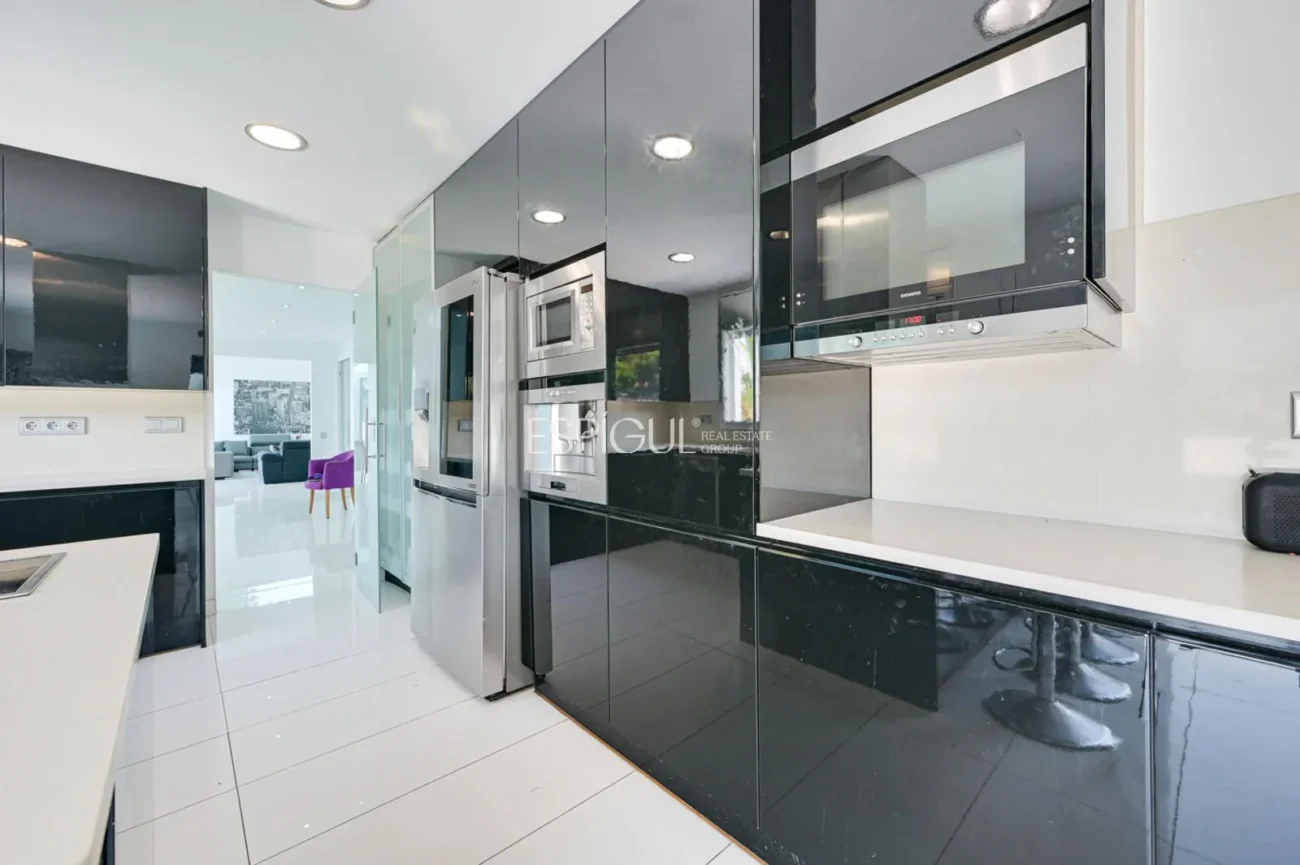 Impressionant casa amb dues piscines, cinema, gimnàs i vistes a Alella