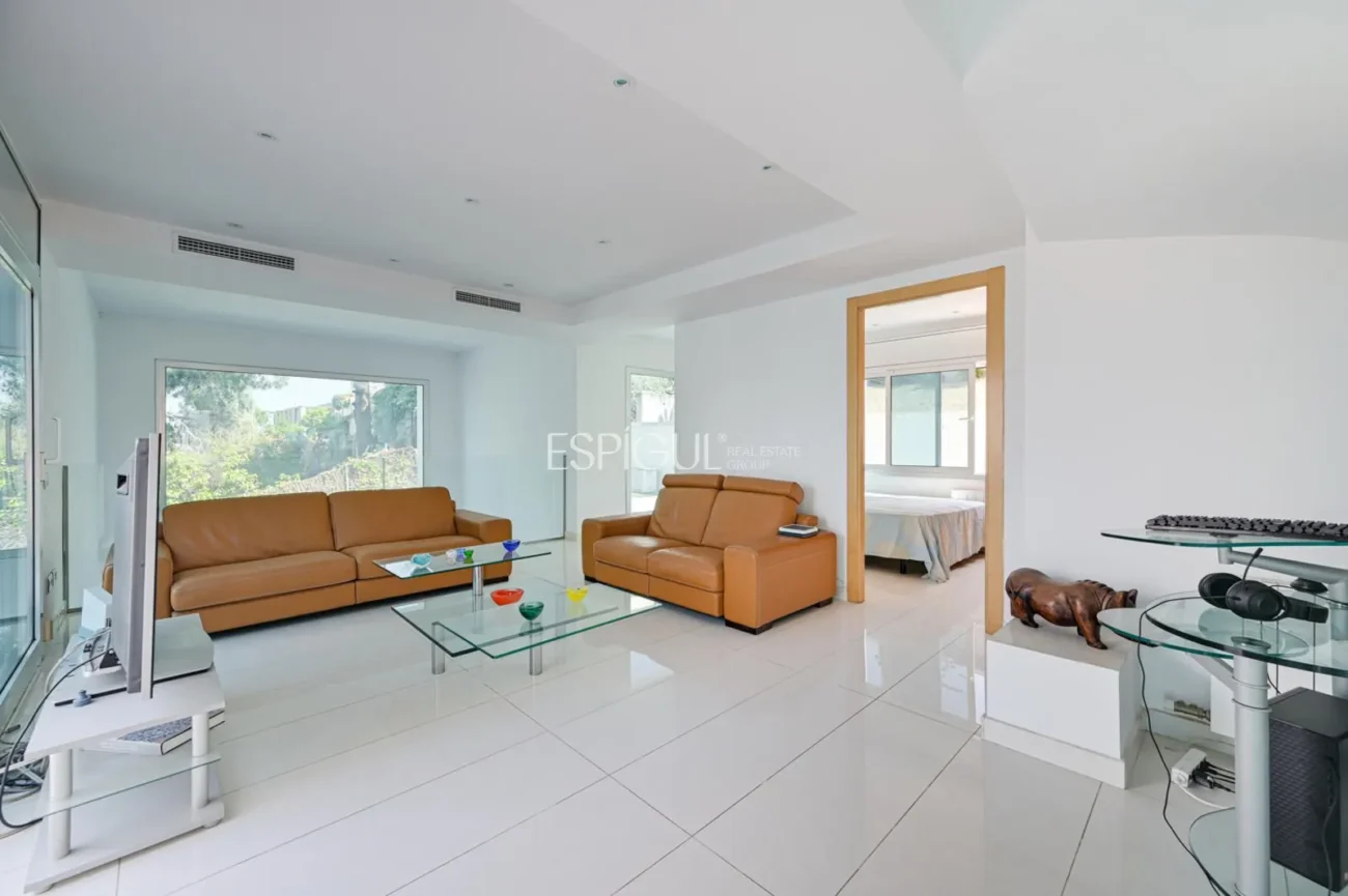 Impressionant casa amb dues piscines, cinema, gimnàs i vistes a Alella