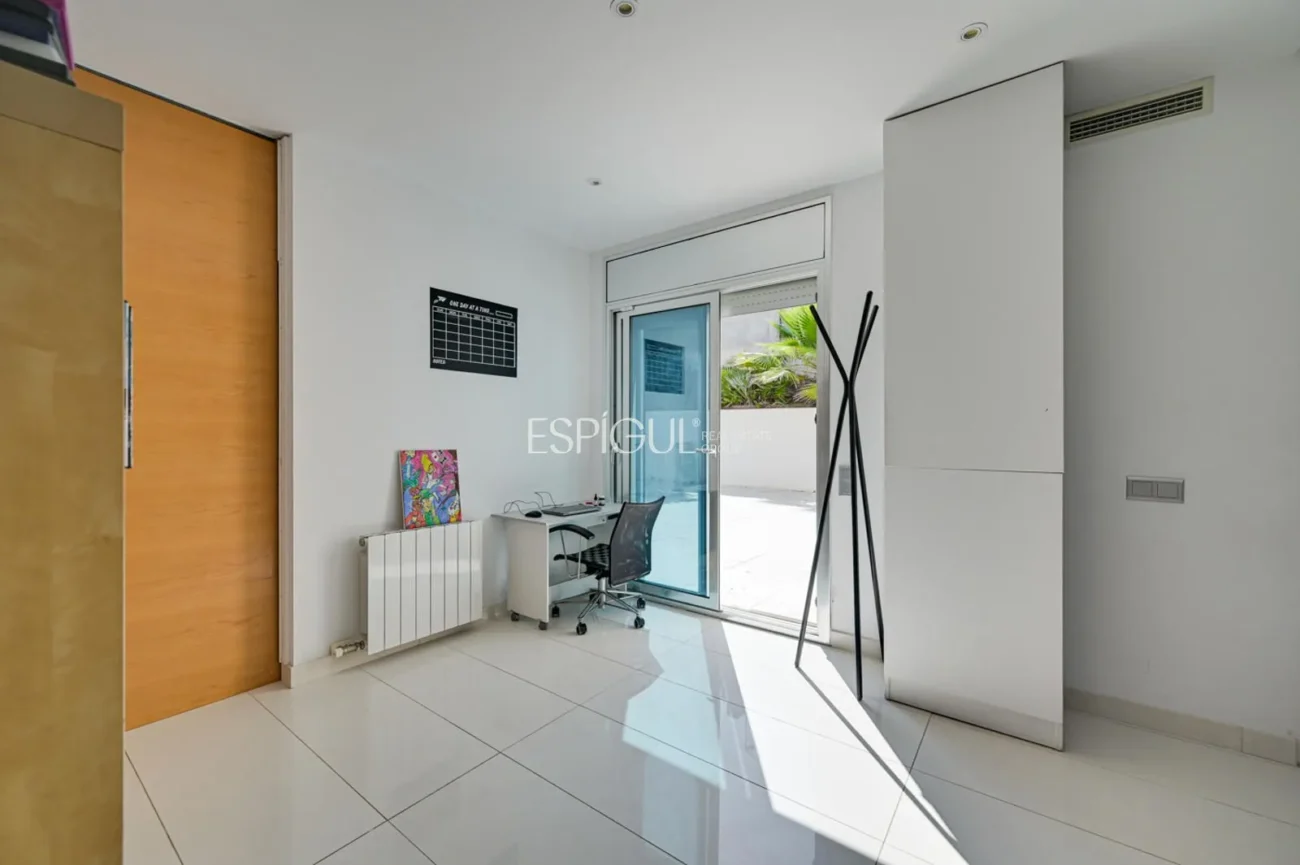 Impressionant casa amb dues piscines, cinema, gimnàs i vistes a Alella