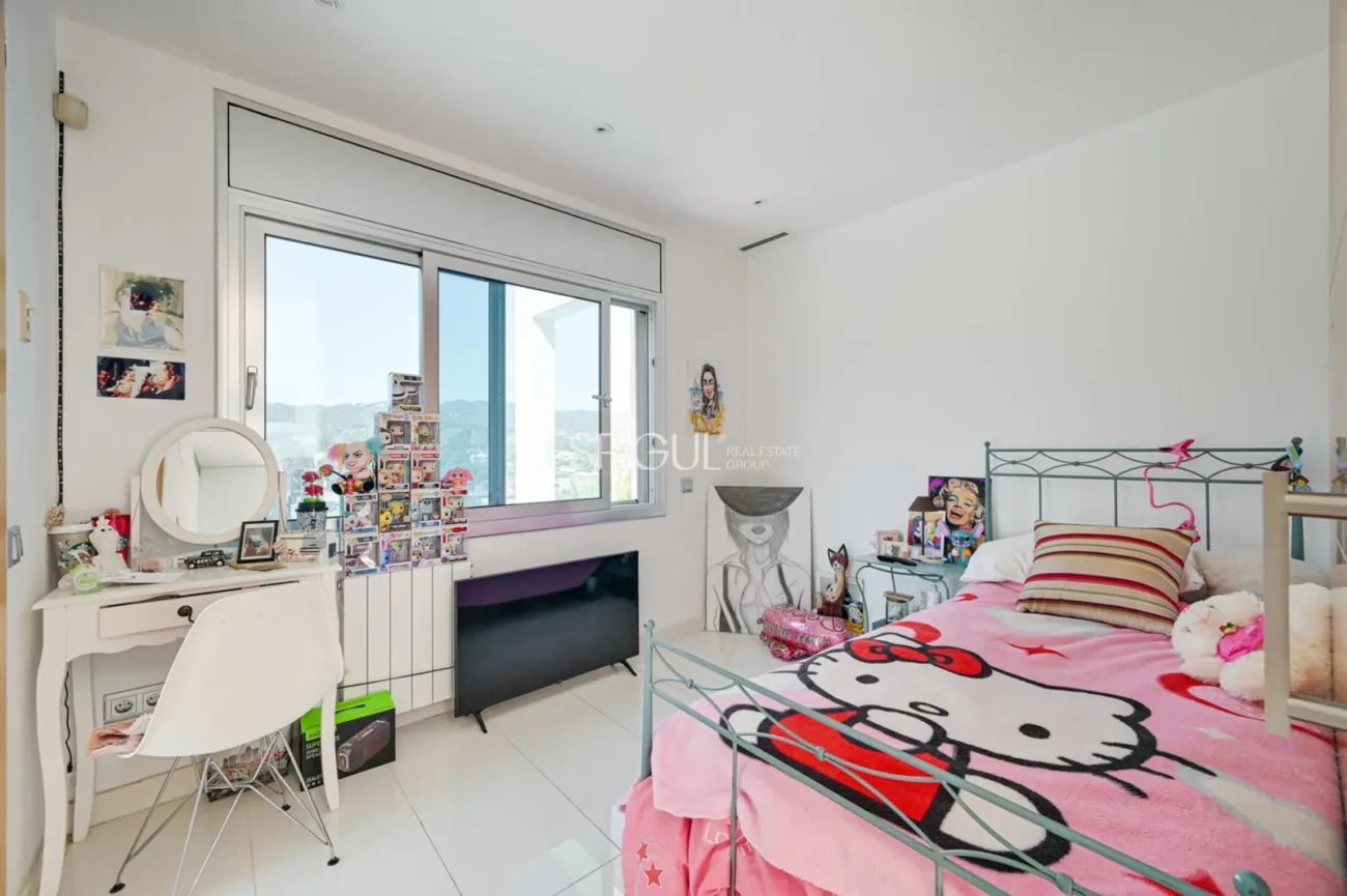 Impressionant casa amb dues piscines, cinema, gimnàs i vistes a Alella